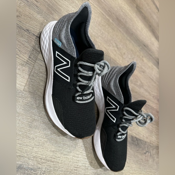 SOLD!!! New Balance Fresh Foam ROAV - Picture 2 of 7